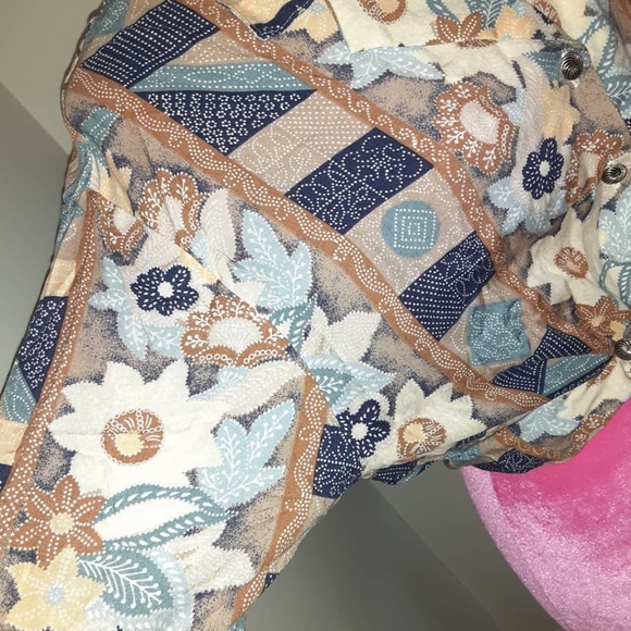 Vintage print button up - Picture 2 of 3
